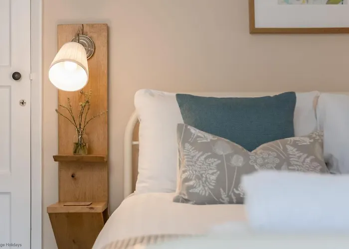 Robins - Beautiful North Yorkshire Stone York