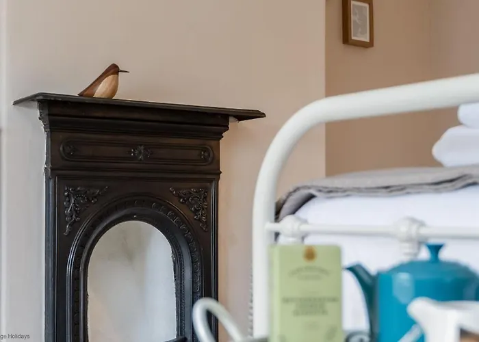 Robins - Beautiful North Yorkshire Stone * York