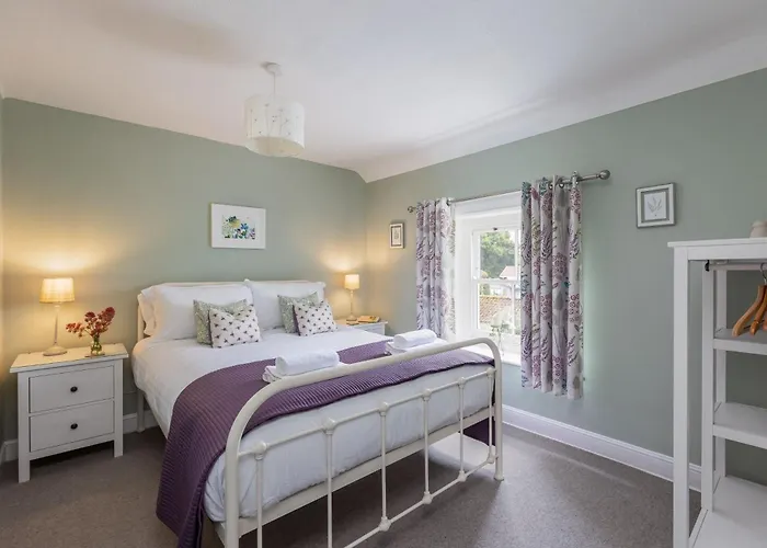 Robins - Beautiful North Yorkshire Stone