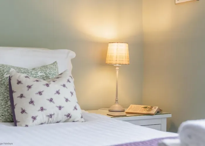 Robins - Beautiful North Yorkshire Stone *