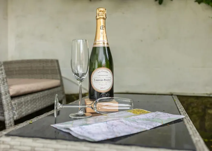 Robins - Beautiful North Yorkshire Stone * York