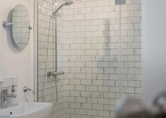 Robins - Beautiful North Yorkshire Stone * York