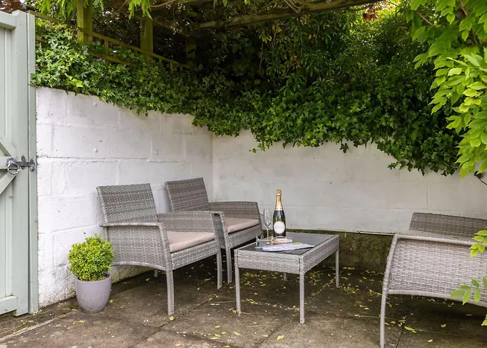 Robins - Beautiful North Yorkshire Stone York