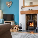 בית נופש Moorside Cottage - Beautiful North Yorkshire Stone Cottage יורק