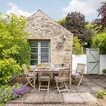 בית נופש Moorside Cottage - Beautiful North Yorkshire Stone Cottage יורק